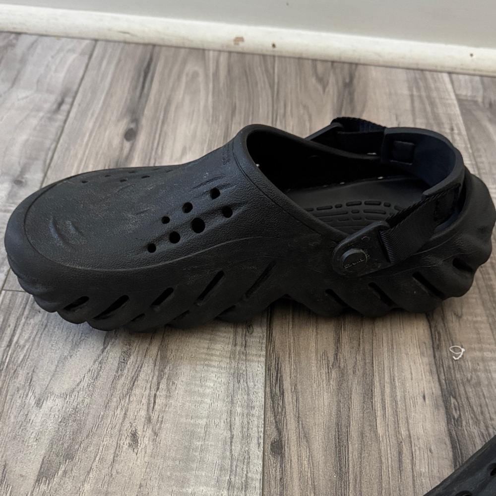 CROCS Black Textured Clogs Echo J6 - Picture 10 of 15